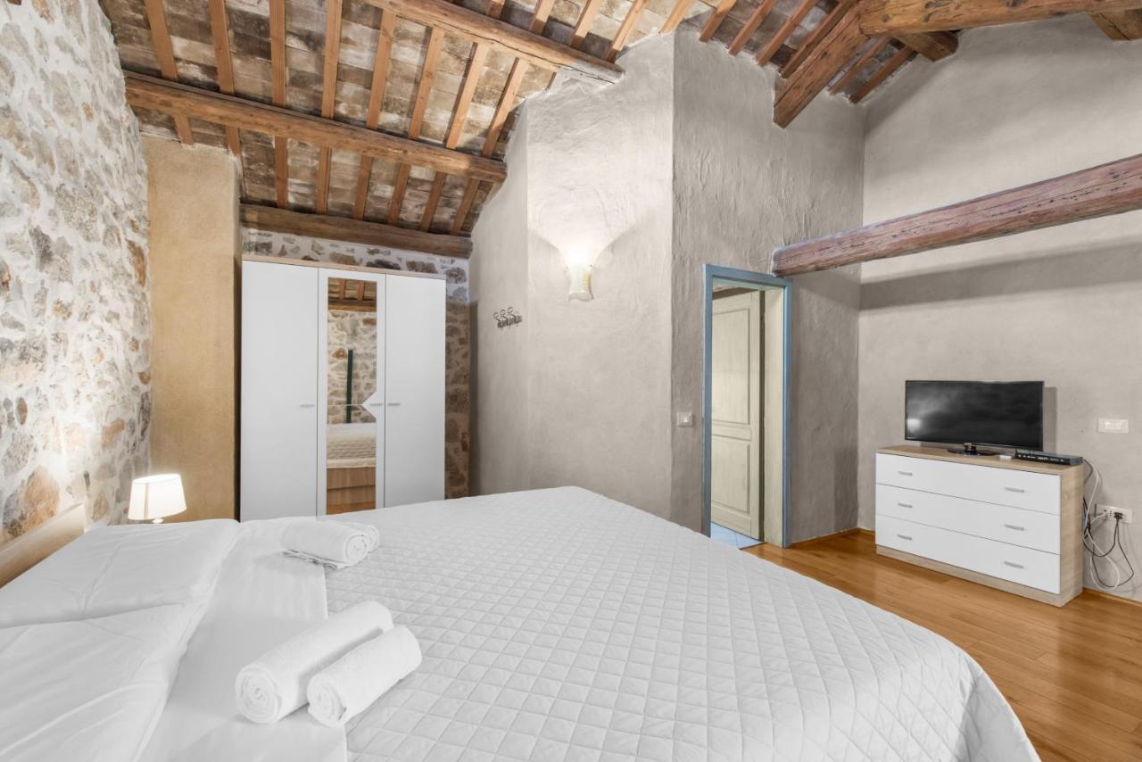 Villa Antonci-18, Pool, 3 Houses, Jacuzzi, Private Territory Antonci  외부 사진