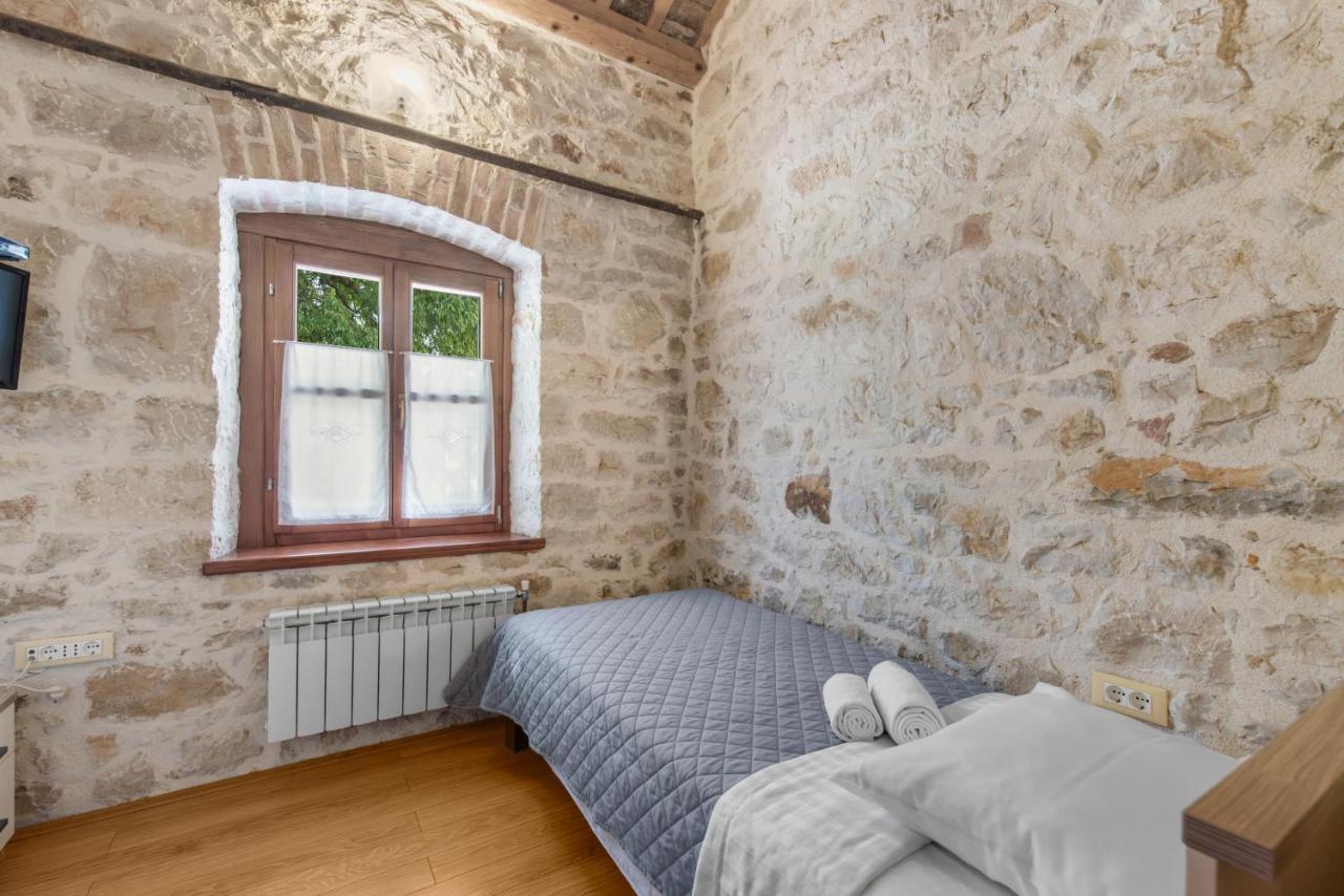 Villa Antonci-18, Pool, 3 Houses, Jacuzzi, Private Territory Antonci  외부 사진