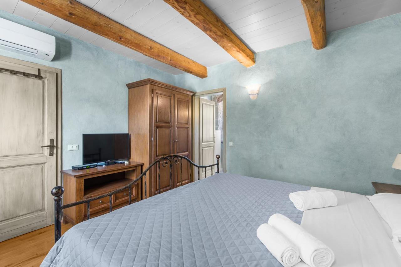 Villa Antonci-18, Pool, 3 Houses, Jacuzzi, Private Territory Antonci  외부 사진