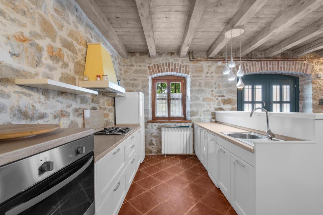 Villa Antonci-18, Pool, 3 Houses, Jacuzzi, Private Territory Antonci  외부 사진